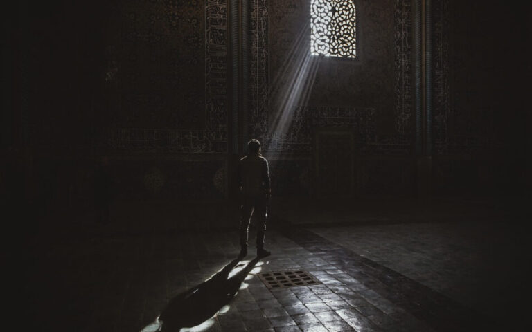 Hmare-jivan-mein-vastavik-safalta-kya-paribhasit-krti-hai